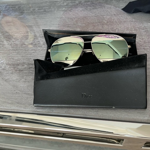 Dior sunglasses. Mint condition! - Picture 3 of 6